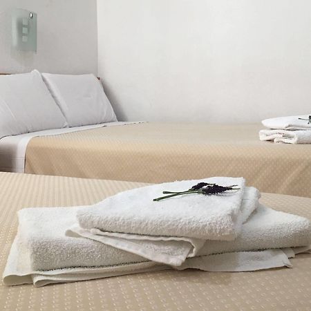 Hostal R. Lido Madrid Eksteriør billede